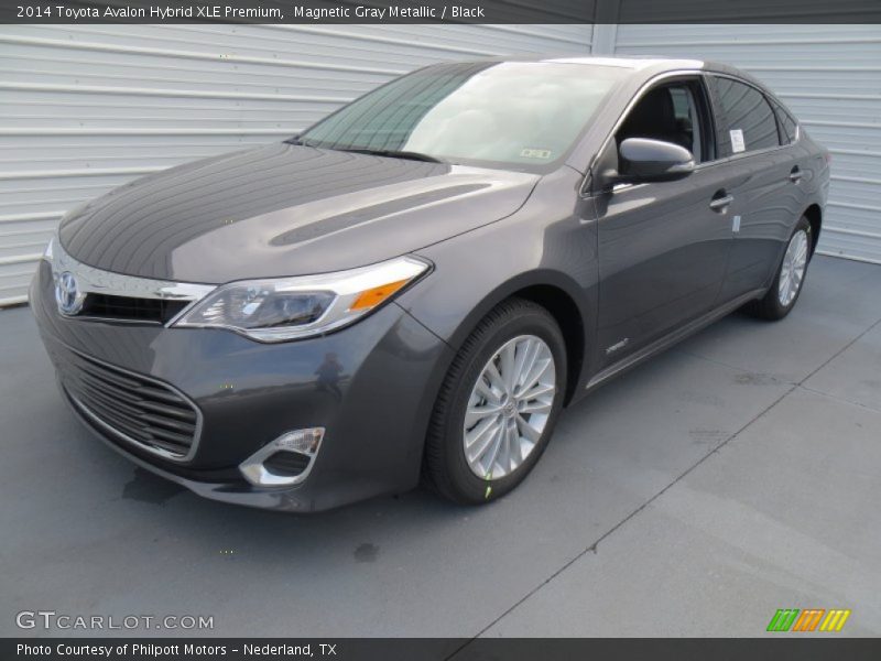 Front 3/4 View of 2014 Avalon Hybrid XLE Premium