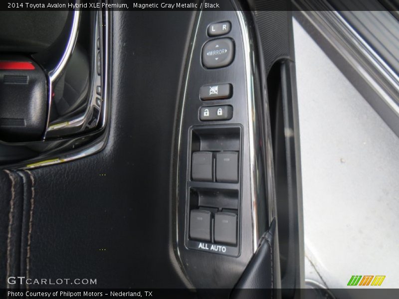 Controls of 2014 Avalon Hybrid XLE Premium