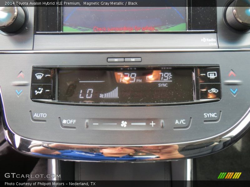 Controls of 2014 Avalon Hybrid XLE Premium