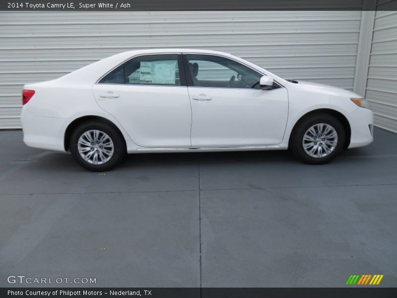 Super White / Ash 2014 Toyota Camry LE