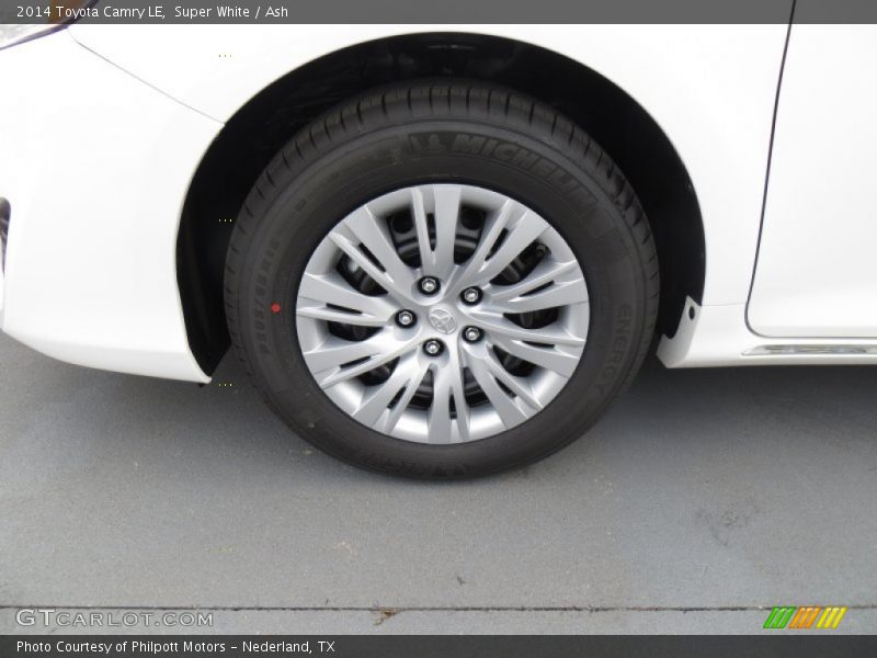 Super White / Ash 2014 Toyota Camry LE