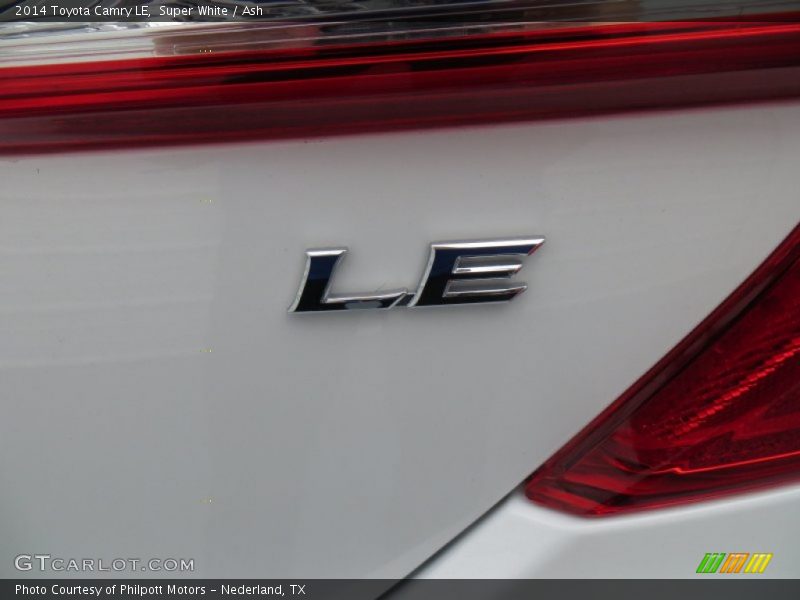 Super White / Ash 2014 Toyota Camry LE