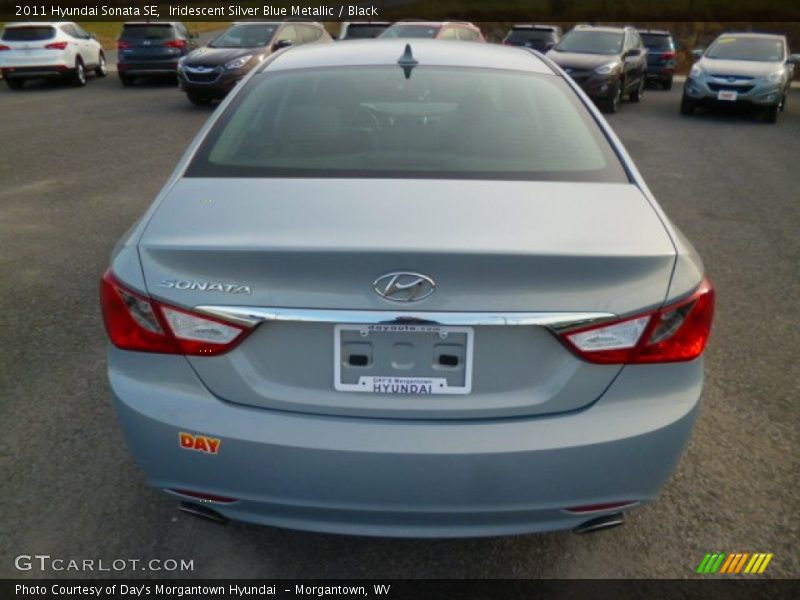 Iridescent Silver Blue Metallic / Black 2011 Hyundai Sonata SE