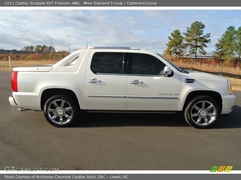 White Diamond Tricoat / Cashmere/Cocoa 2011 Cadillac Escalade EXT Premium AWD