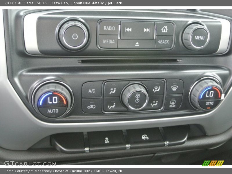 Controls of 2014 Sierra 1500 SLE Crew Cab