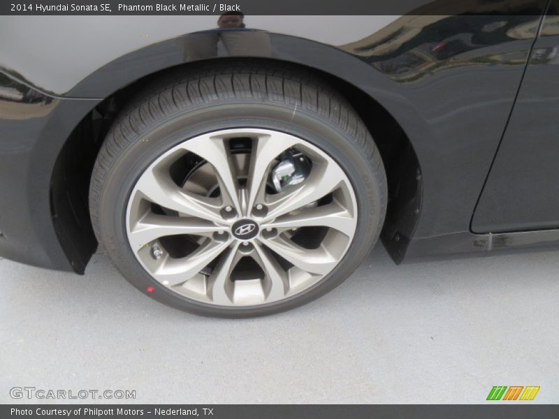 Phantom Black Metallic / Black 2014 Hyundai Sonata SE