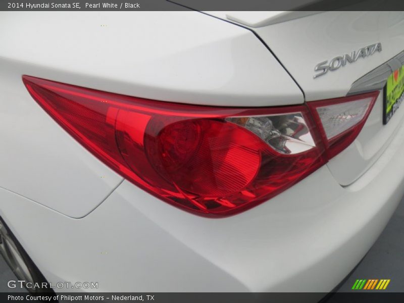 Pearl White / Black 2014 Hyundai Sonata SE