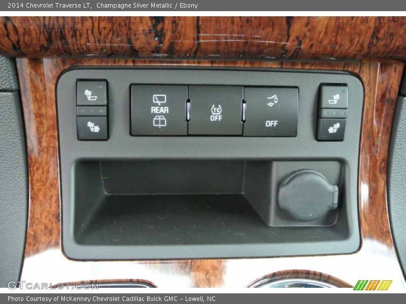 Champagne Silver Metallic / Ebony 2014 Chevrolet Traverse LT