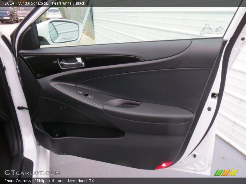 Pearl White / Black 2014 Hyundai Sonata SE