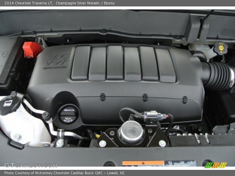Champagne Silver Metallic / Ebony 2014 Chevrolet Traverse LT