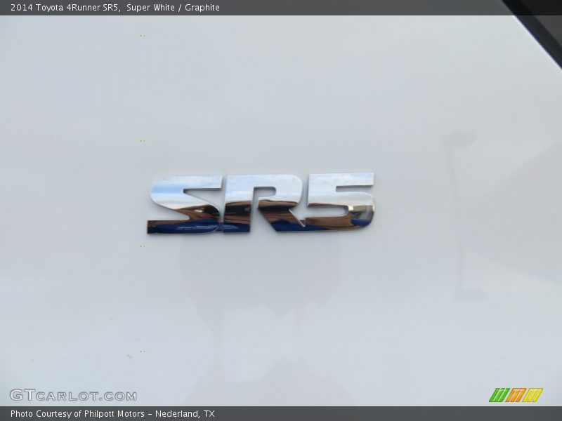 Super White / Graphite 2014 Toyota 4Runner SR5
