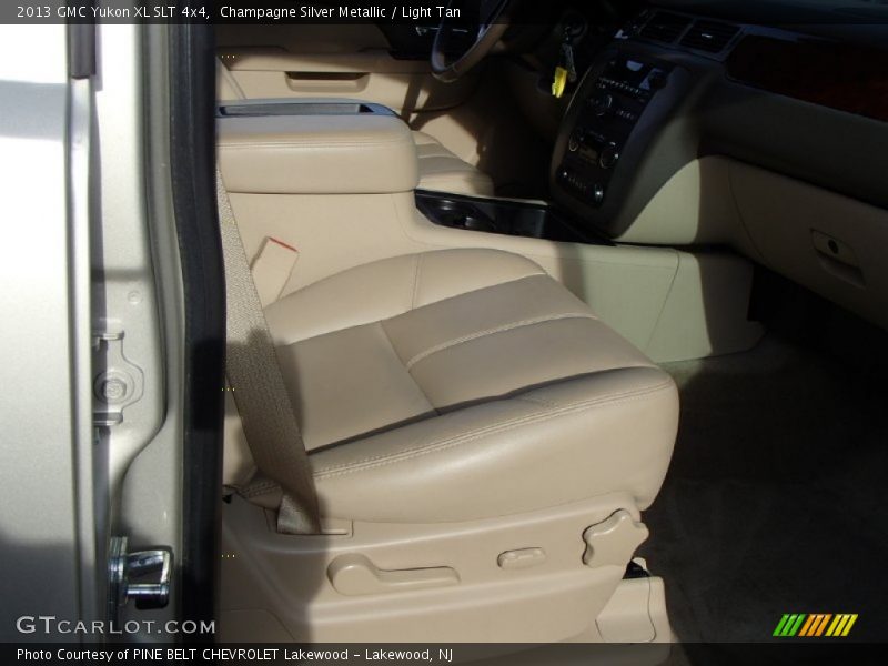 Champagne Silver Metallic / Light Tan 2013 GMC Yukon XL SLT 4x4