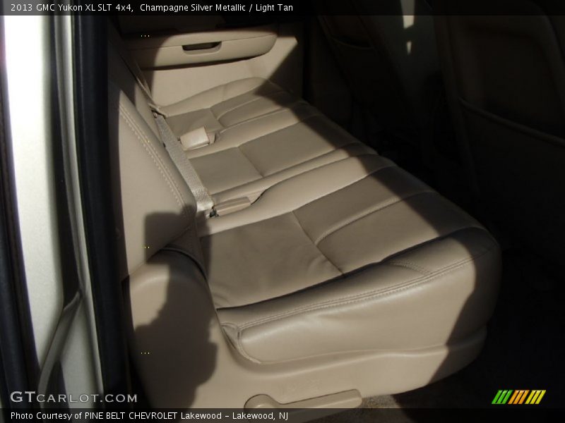 Champagne Silver Metallic / Light Tan 2013 GMC Yukon XL SLT 4x4
