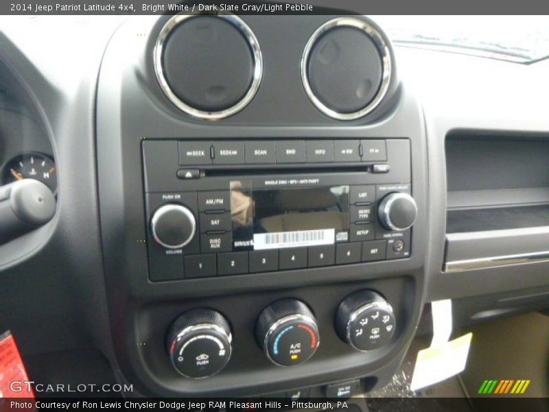 Bright White / Dark Slate Gray/Light Pebble 2014 Jeep Patriot Latitude 4x4