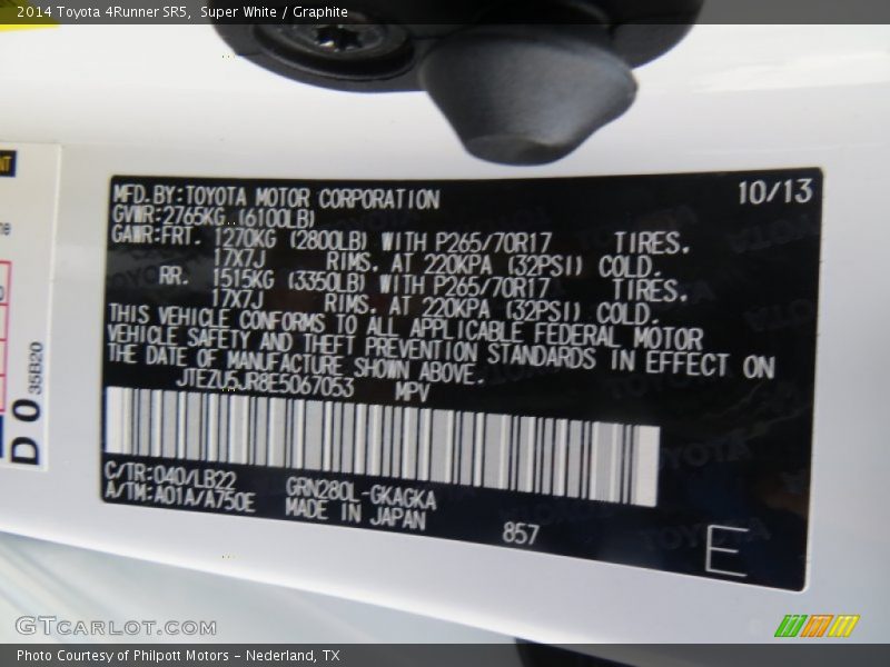 Super White / Graphite 2014 Toyota 4Runner SR5