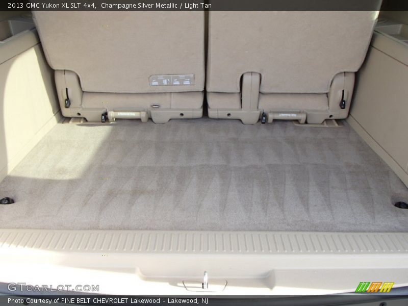 Champagne Silver Metallic / Light Tan 2013 GMC Yukon XL SLT 4x4