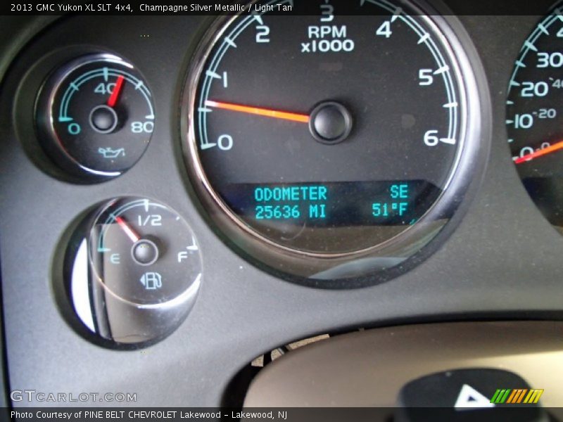 Champagne Silver Metallic / Light Tan 2013 GMC Yukon XL SLT 4x4
