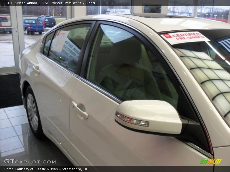 Winter Frost White / Blond 2010 Nissan Altima 2.5 SL