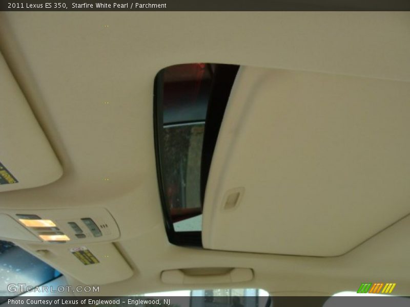 Starfire White Pearl / Parchment 2011 Lexus ES 350