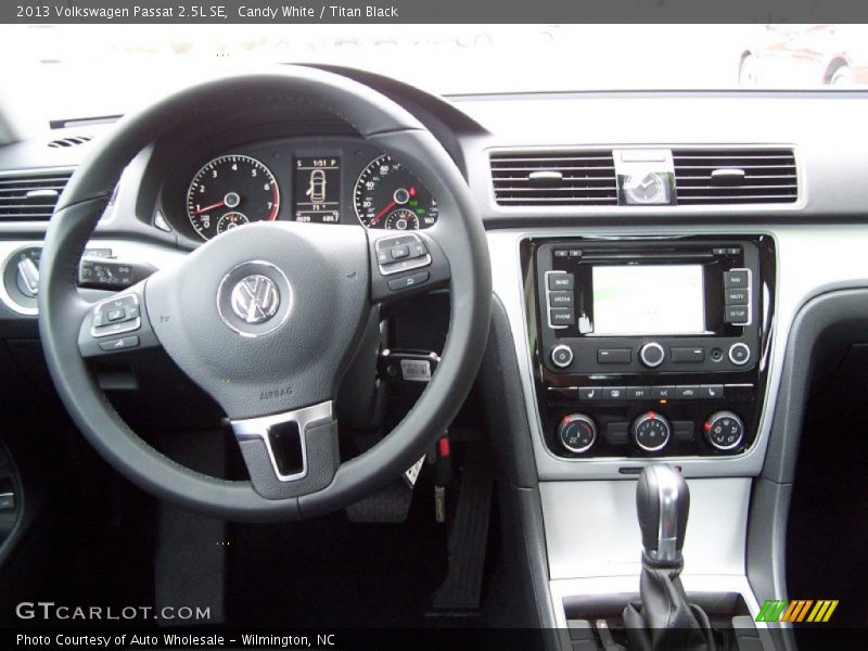 Candy White / Titan Black 2013 Volkswagen Passat 2.5L SE