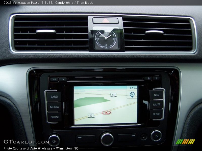 Candy White / Titan Black 2013 Volkswagen Passat 2.5L SE