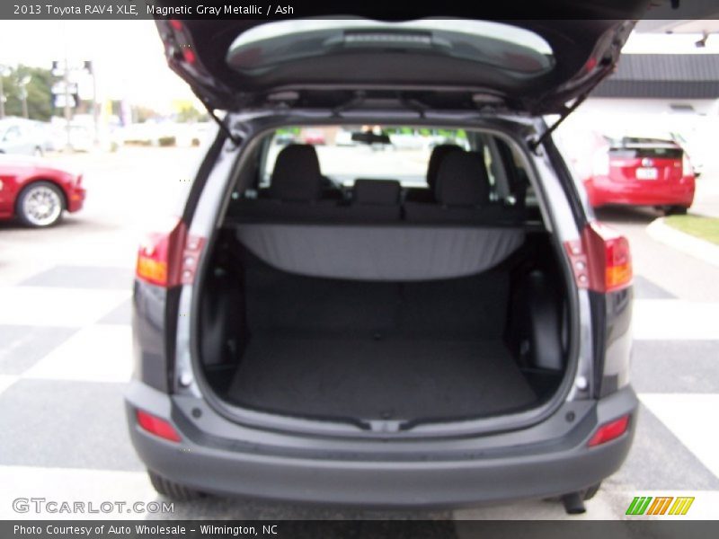 Magnetic Gray Metallic / Ash 2013 Toyota RAV4 XLE