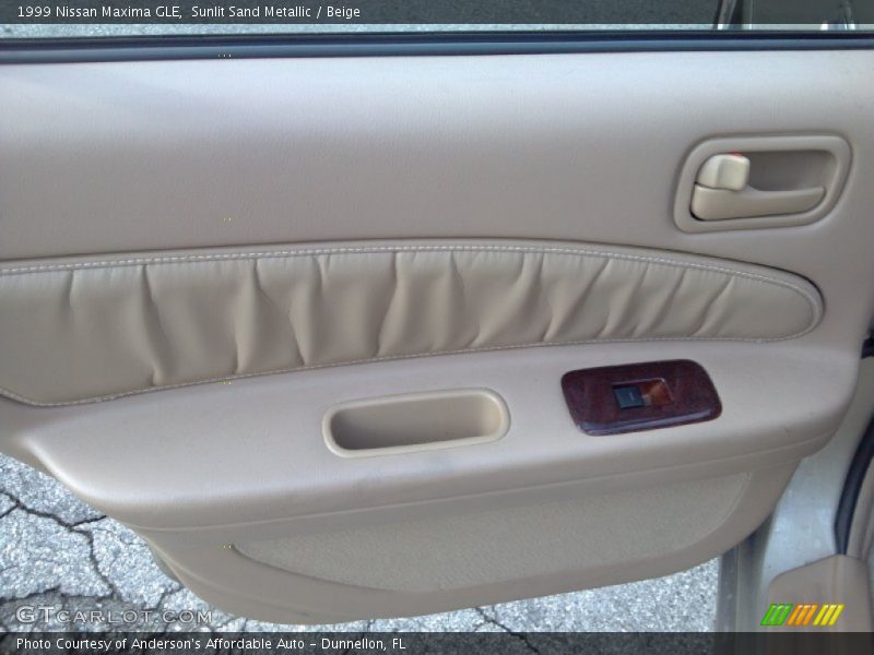 Sunlit Sand Metallic / Beige 1999 Nissan Maxima GLE