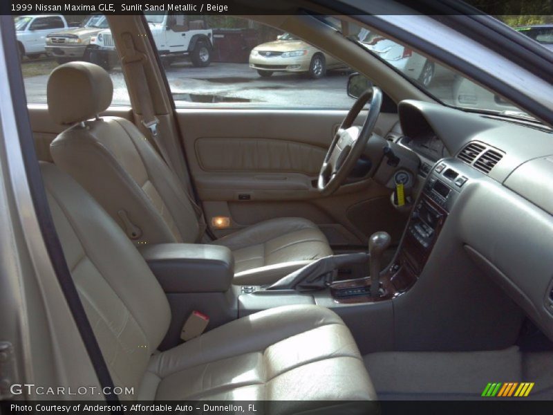 Sunlit Sand Metallic / Beige 1999 Nissan Maxima GLE