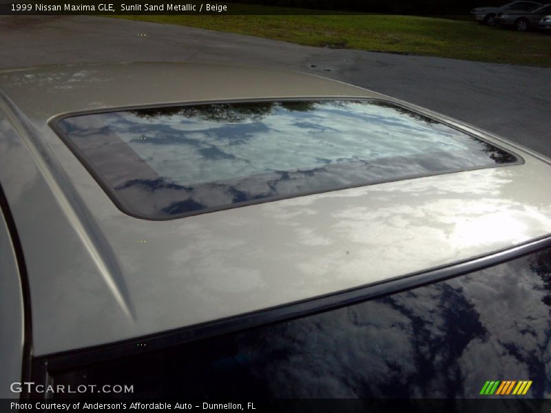 Sunlit Sand Metallic / Beige 1999 Nissan Maxima GLE