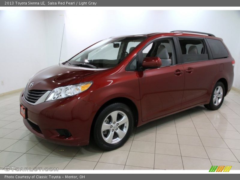 Salsa Red Pearl / Light Gray 2013 Toyota Sienna LE