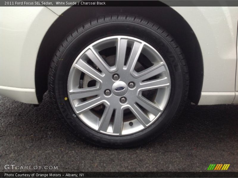 White Suede / Charcoal Black 2011 Ford Focus SEL Sedan
