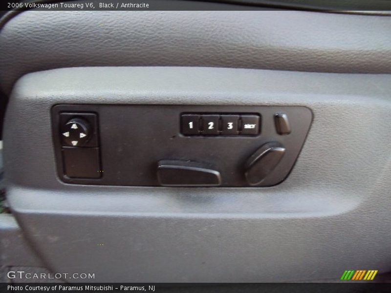 Black / Anthracite 2006 Volkswagen Touareg V6