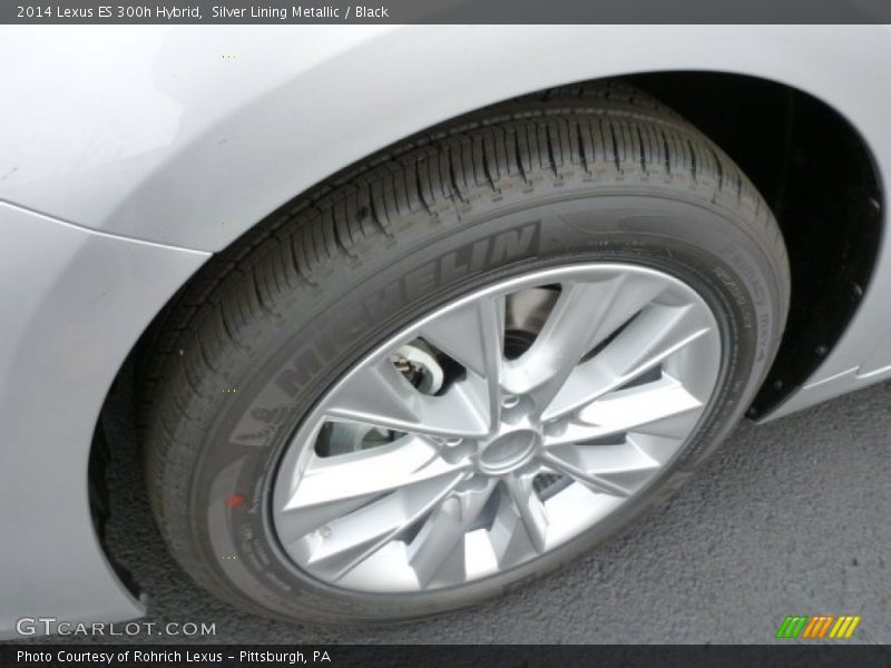  2014 ES 300h Hybrid Wheel
