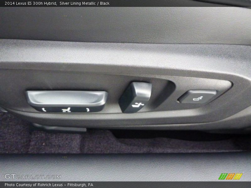 Controls of 2014 ES 300h Hybrid