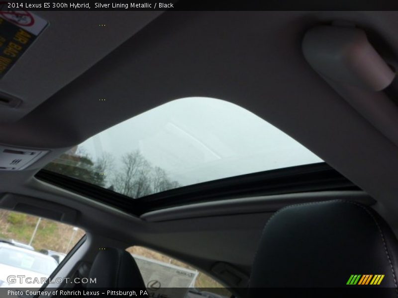 Sunroof of 2014 ES 300h Hybrid