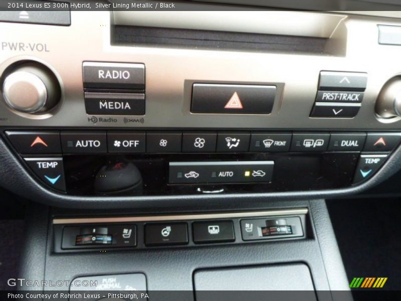 Controls of 2014 ES 300h Hybrid