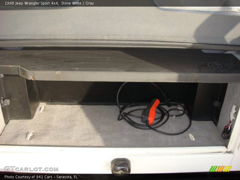 Stone White / Gray 1998 Jeep Wrangler Sport 4x4