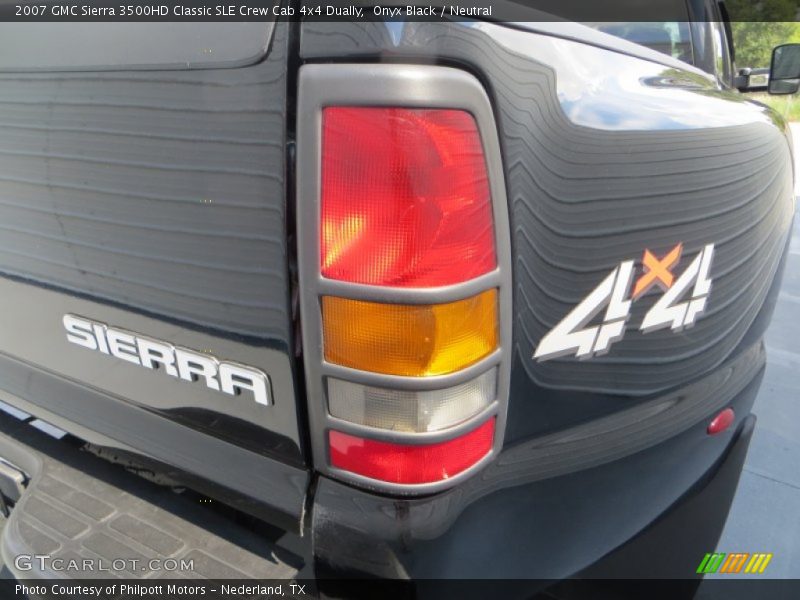 Onyx Black / Neutral 2007 GMC Sierra 3500HD Classic SLE Crew Cab 4x4 Dually