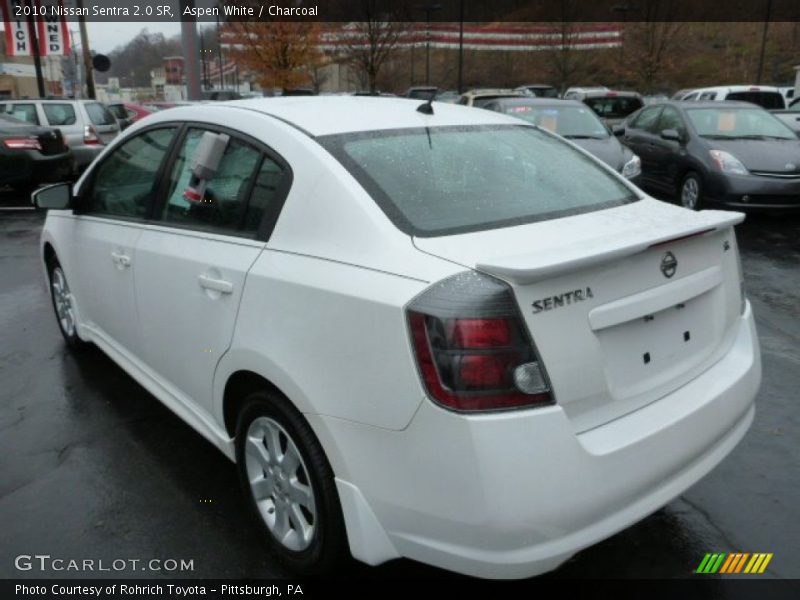 Aspen White / Charcoal 2010 Nissan Sentra 2.0 SR