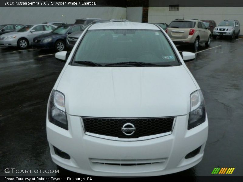 Aspen White / Charcoal 2010 Nissan Sentra 2.0 SR