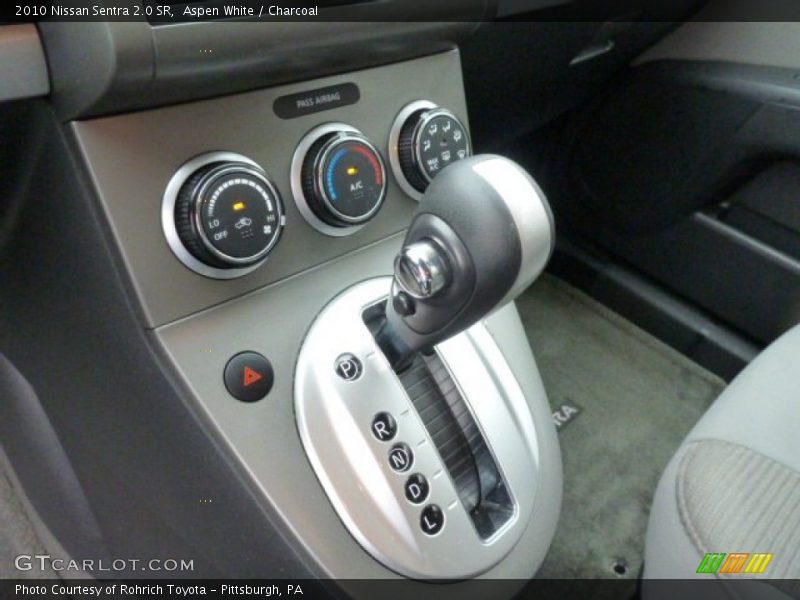 Aspen White / Charcoal 2010 Nissan Sentra 2.0 SR