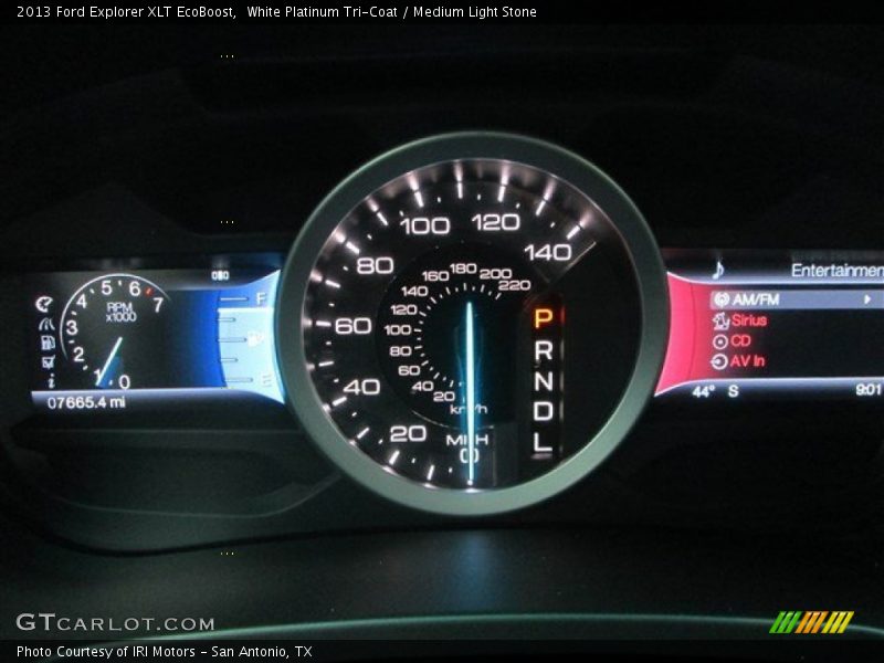 White Platinum Tri-Coat / Medium Light Stone 2013 Ford Explorer XLT EcoBoost
