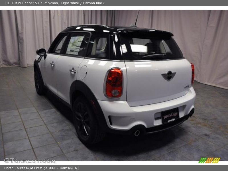 Light White / Carbon Black 2013 Mini Cooper S Countryman