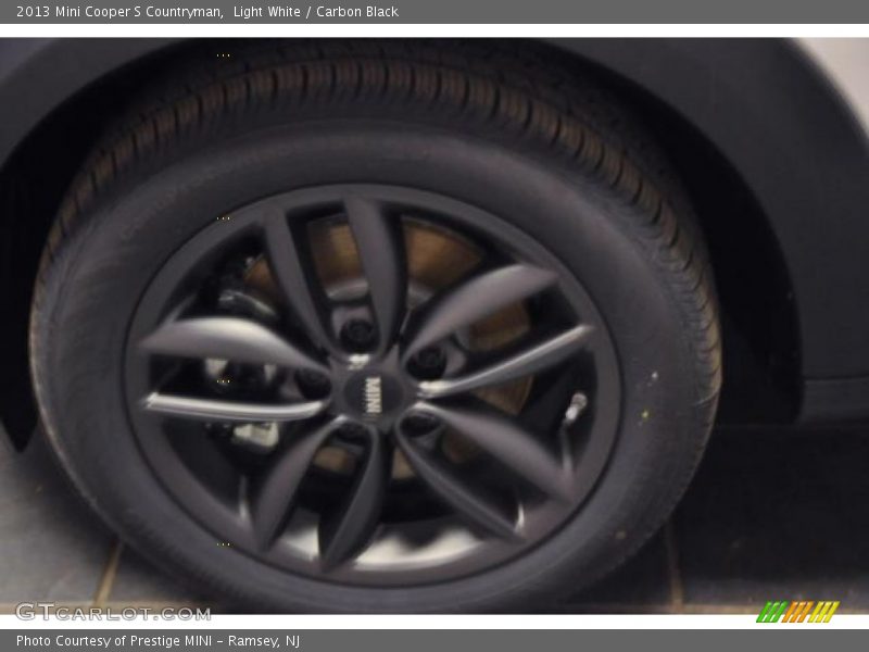 Light White / Carbon Black 2013 Mini Cooper S Countryman