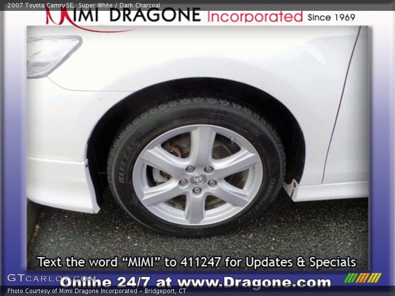 Super White / Dark Charcoal 2007 Toyota Camry SE