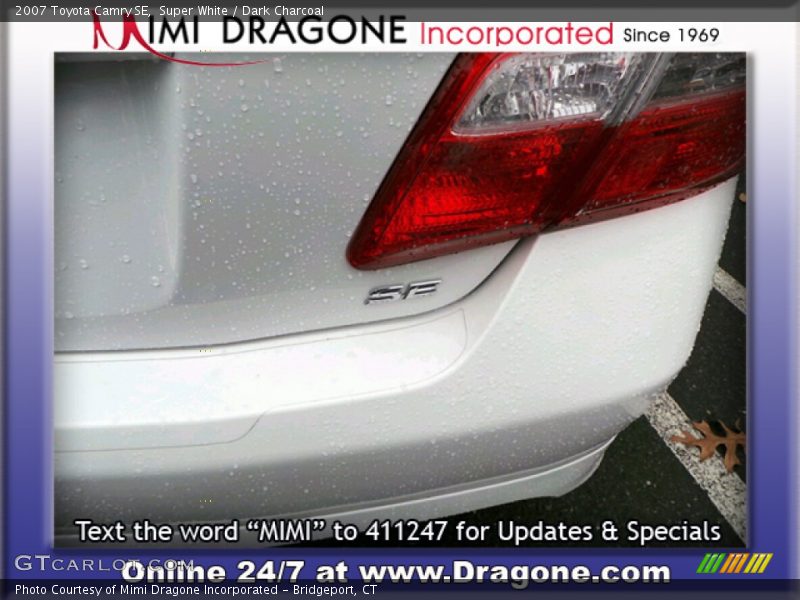 Super White / Dark Charcoal 2007 Toyota Camry SE
