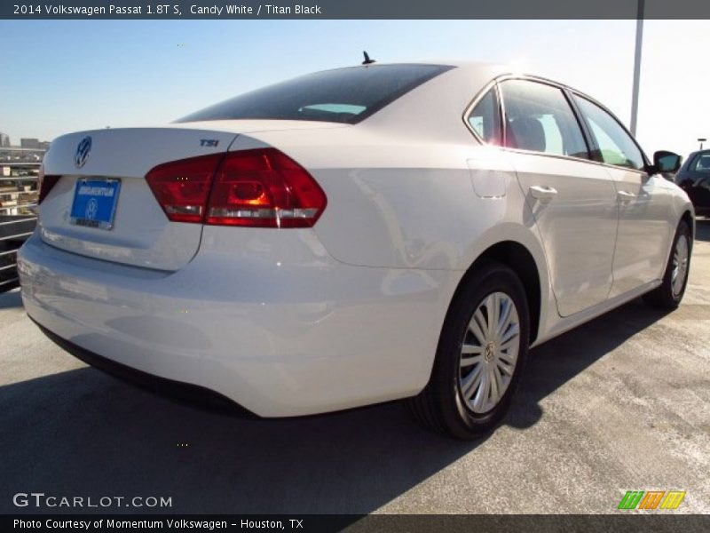 Candy White / Titan Black 2014 Volkswagen Passat 1.8T S