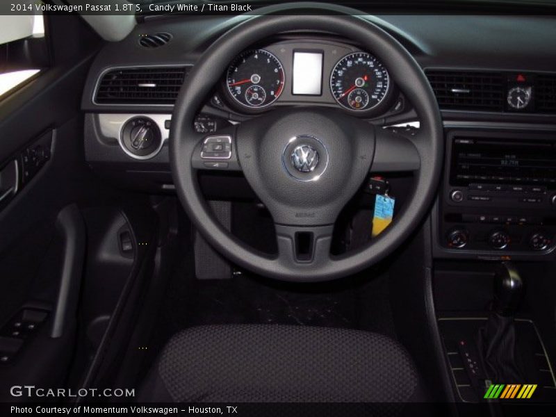 Candy White / Titan Black 2014 Volkswagen Passat 1.8T S