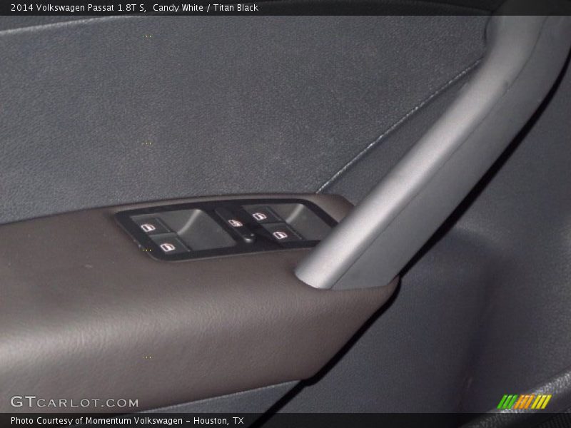 Candy White / Titan Black 2014 Volkswagen Passat 1.8T S