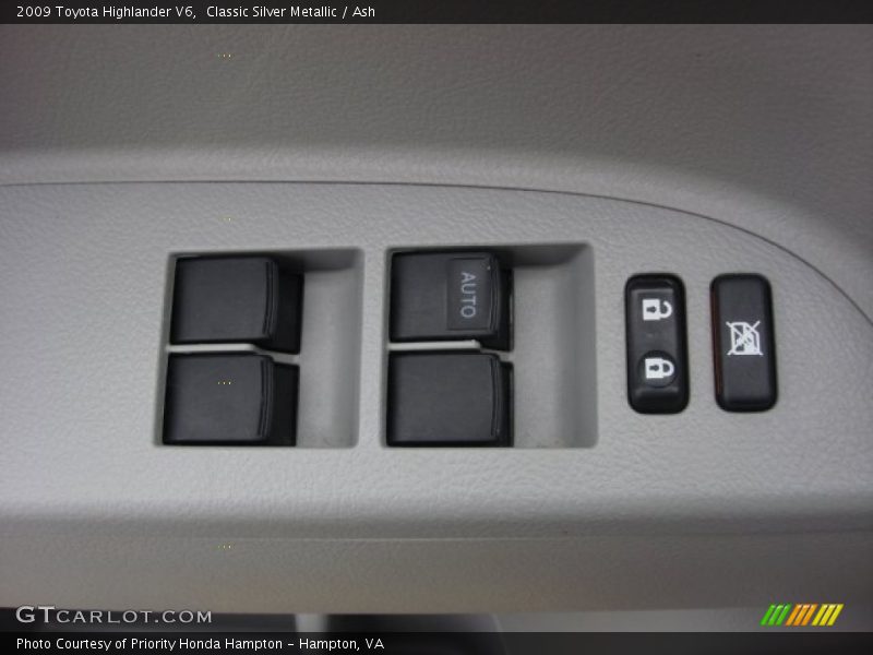 Classic Silver Metallic / Ash 2009 Toyota Highlander V6